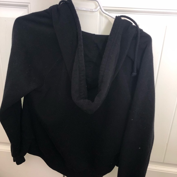Black zip up woman’s sweater - Picture 3 of 4